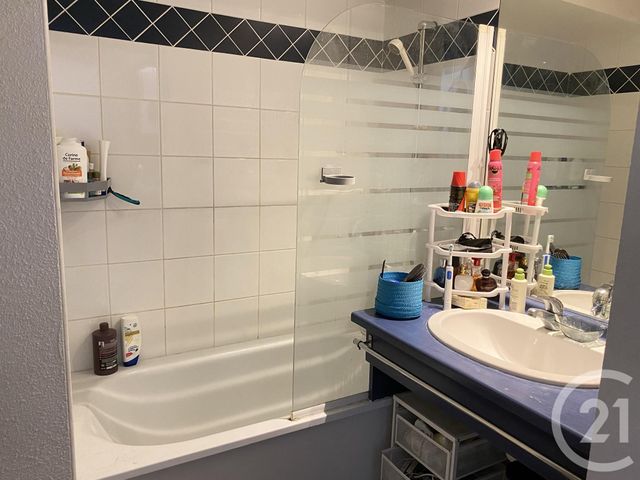 Afficher la photo en grand Appartement F2 à vendre - 2 pièces - 29.0 m2 - LYON - 69003 - RHONE-ALPES - Century 21 Montchat