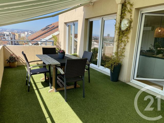 Afficher la photo en grand Appartement T3 à vendre - 3 pièces - 68.0 m2 - VILLEURBANNE - 69 - RHONE-ALPES - Century 21 Montchat