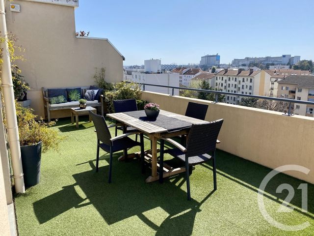 Afficher la photo en grand Appartement T3 à vendre - 3 pièces - 68.0 m2 - VILLEURBANNE - 69 - RHONE-ALPES - Century 21 Montchat