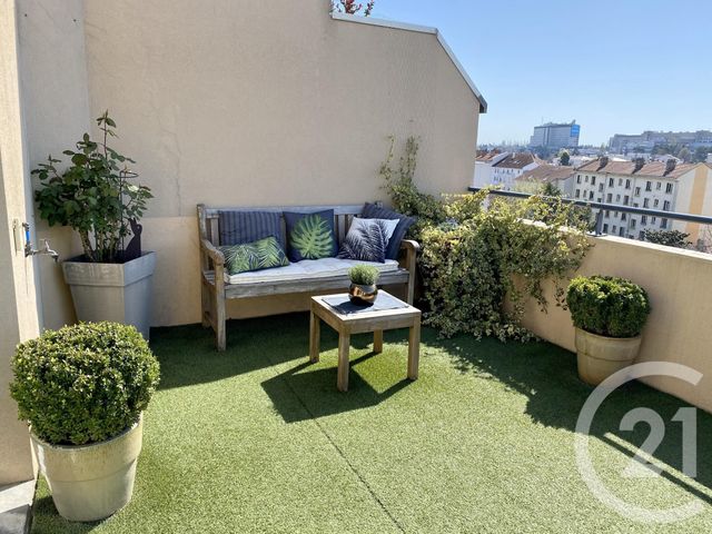 Afficher la photo en grand Appartement T3 à vendre - 3 pièces - 68.0 m2 - VILLEURBANNE - 69 - RHONE-ALPES - Century 21 Montchat
