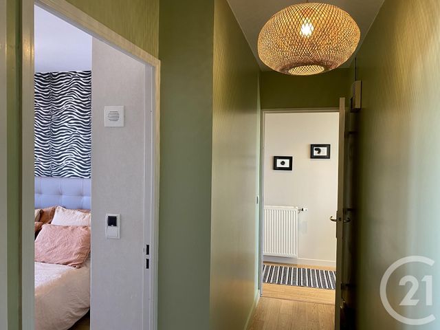 Afficher la photo en grand Appartement T3 à vendre - 3 pièces - 68.0 m2 - VILLEURBANNE - 69 - RHONE-ALPES - Century 21 Montchat