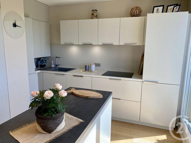 Afficher la photo en grand Appartement T3 à vendre - 3 pièces - 68.0 m2 - VILLEURBANNE - 69 - RHONE-ALPES - Century 21 Montchat