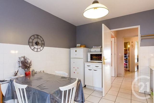 Appartement F5 à vendre - 5 pièces - 125.79 m2 - LYON - 69003 - RHONE-ALPES - Century 21 Montchat Appartement F5 à vendre - 5 pièces - 125.79 m2 - LYON - 69003 - RHONE-ALPES - Century 21 Montchat