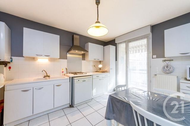 Appartement F5 à vendre - 5 pièces - 125.79 m2 - LYON - 69003 - RHONE-ALPES - Century 21 Montchat Appartement F5 à vendre - 5 pièces - 125.79 m2 - LYON - 69003 - RHONE-ALPES - Century 21 Montchat