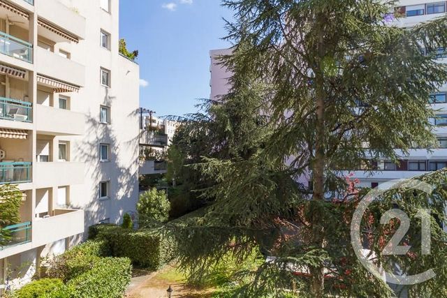 Appartement F5 à vendre - 5 pièces - 125.79 m2 - LYON - 69003 - RHONE-ALPES - Century 21 Montchat Appartement F5 à vendre - 5 pièces - 125.79 m2 - LYON - 69003 - RHONE-ALPES - Century 21 Montchat