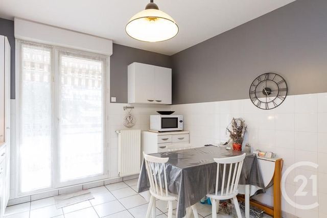 Appartement F5 à vendre - 5 pièces - 125.79 m2 - LYON - 69003 - RHONE-ALPES - Century 21 Montchat Appartement F5 à vendre - 5 pièces - 125.79 m2 - LYON - 69003 - RHONE-ALPES - Century 21 Montchat