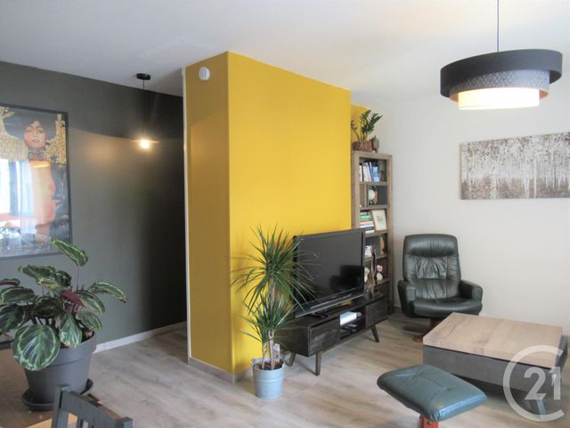 Appartement F3 à vendre - 3 pièces - 62.35 m2 - LYON - 69003 - RHONE-ALPES - Century 21 Montchat Appartement F3 à vendre - 3 pièces - 62.35 m2 - LYON - 69003 - RHONE-ALPES - Century 21 Montchat