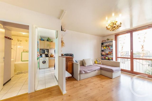 Afficher la photo en grand Appartement F2 à vendre - 2 pièces - 46.0 m2 - VILLEURBANNE - 69 - RHONE-ALPES - Century 21 Montchat