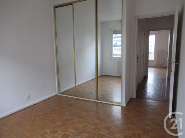 Afficher la photo en grand Appartement F5 à vendre - 5 pièces - 84.83 m2 - VILLEURBANNE - 69 - RHONE-ALPES - Century 21 Montchat