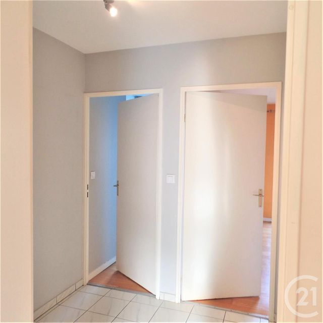 Afficher la photo en grand Appartement F4 à louer - 4 pièces - 86.8 m2 - LYON - 69003 - RHONE-ALPES - Century 21 Montchat