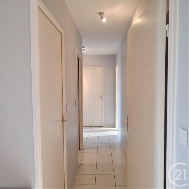 Afficher la photo en grand Appartement F4 à louer - 4 pièces - 86.8 m2 - LYON - 69003 - RHONE-ALPES - Century 21 Montchat