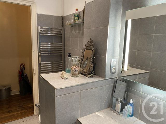 Appartement T3 à vendre - 3 pièces - 86.0 m2 - VILLEURBANNE - 69 - RHONE-ALPES - Century 21 Montchat Appartement T3 à vendre - 3 pièces - 86.0 m2 - VILLEURBANNE - 69 - RHONE-ALPES - Century 21 Montchat