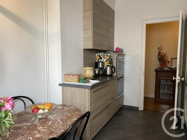 Appartement T3 à vendre - 3 pièces - 86.0 m2 - VILLEURBANNE - 69 - RHONE-ALPES - Century 21 Montchat Appartement T3 à vendre - 3 pièces - 86.0 m2 - VILLEURBANNE - 69 - RHONE-ALPES - Century 21 Montchat