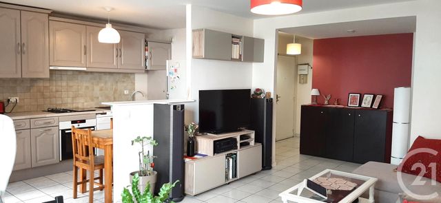 Appartement F4 à vendre - 4 pièces - 81.56 m2 - VILLEURBANNE - 69 - RHONE-ALPES - Century 21 Montchat Appartement F4 à vendre - 4 pièces - 81.56 m2 - VILLEURBANNE - 69 - RHONE-ALPES - Century 21 Montchat