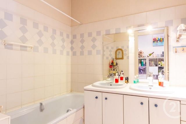 Afficher la photo en grand Appartement F5 à vendre - 5 pièces - 96.5 m2 - LYON - 69003 - RHONE-ALPES - Century 21 Montchat