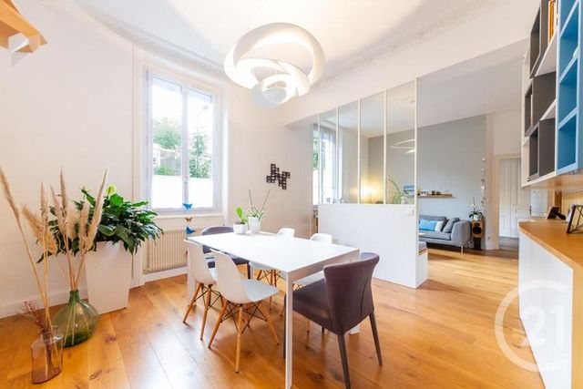 Afficher la photo en grand Appartement F4 à vendre - 4 pièces - 96.24 m2 - VILLEURBANNE - 69 - RHONE-ALPES - Century 21 Montchat
