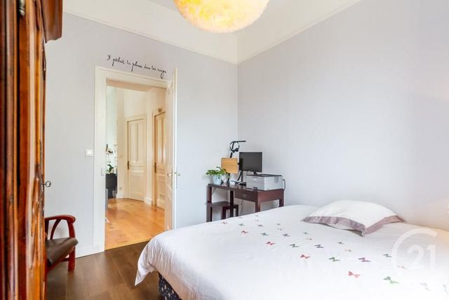 Afficher la photo en grand Appartement F4 à vendre - 4 pièces - 96.24 m2 - VILLEURBANNE - 69 - RHONE-ALPES - Century 21 Montchat