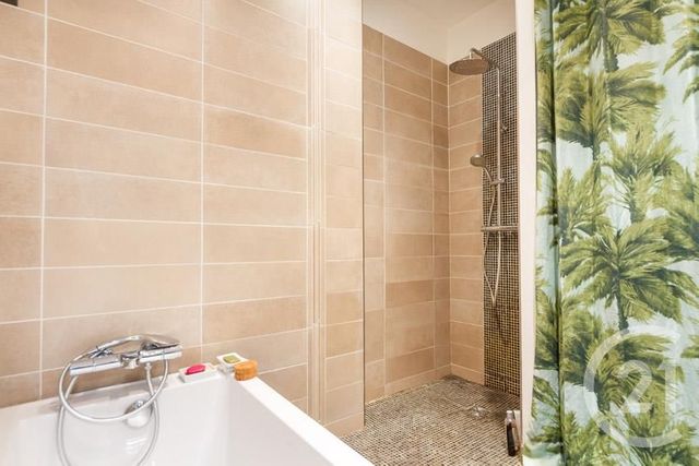 Afficher la photo en grand Appartement F4 à vendre - 4 pièces - 96.24 m2 - VILLEURBANNE - 69 - RHONE-ALPES - Century 21 Montchat