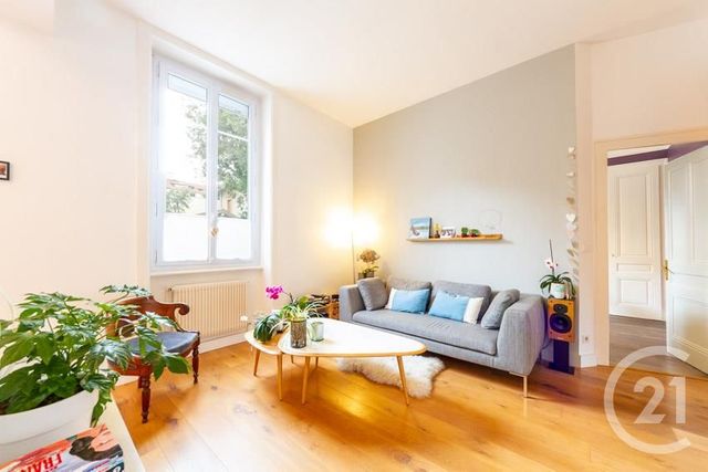 Afficher la photo en grand Appartement F4 à vendre - 4 pièces - 96.24 m2 - VILLEURBANNE - 69 - RHONE-ALPES - Century 21 Montchat
