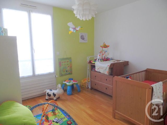 Afficher la photo en grand Appartement F4 à louer - 4 pièces - 117.58 m2 - LYON - 69003 - RHONE-ALPES - Century 21 Montchat