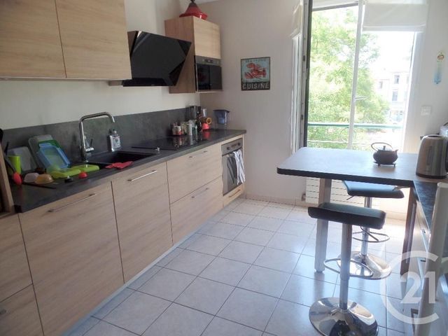 Afficher la photo en grand Appartement F4 à louer - 4 pièces - 117.58 m2 - LYON - 69003 - RHONE-ALPES - Century 21 Montchat