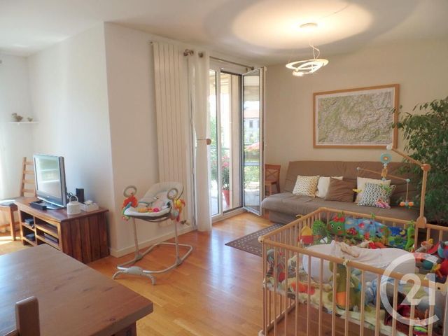 Afficher la photo en grand Appartement F4 à louer - 4 pièces - 117.58 m2 - LYON - 69003 - RHONE-ALPES - Century 21 Montchat