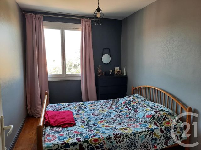 Afficher la photo en grand Appartement F4 à louer - 4 pièces - 59.51 m2 - VILLEURBANNE - 69 - RHONE-ALPES - Century 21 Montchat