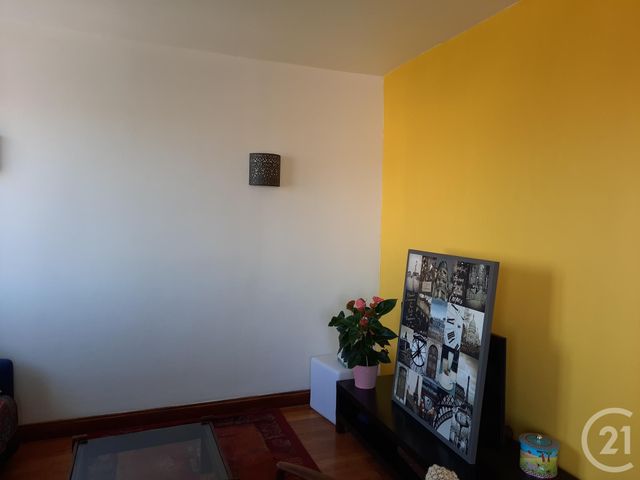 Afficher la photo en grand Appartement F4 à louer - 4 pièces - 59.51 m2 - VILLEURBANNE - 69 - RHONE-ALPES - Century 21 Montchat