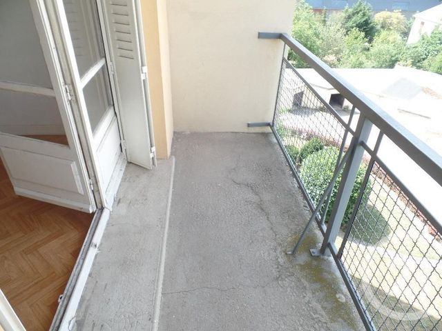 Afficher la photo en grand Appartement F3 à louer - 3 pièces - 56.25 m2 - VILLEURBANNE - 69 - RHONE-ALPES - Century 21 Montchat