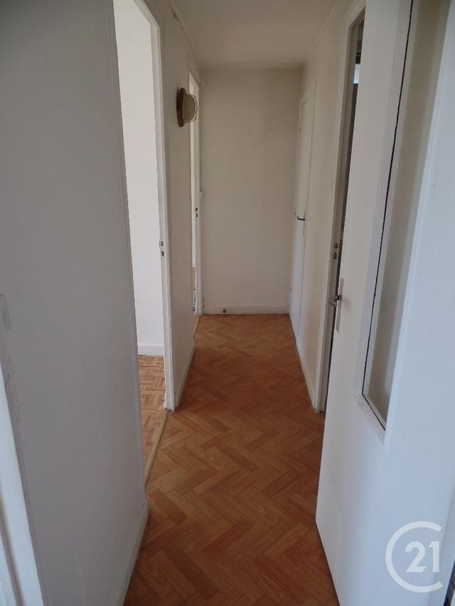Afficher la photo en grand Appartement F3 à louer - 3 pièces - 56.25 m2 - VILLEURBANNE - 69 - RHONE-ALPES - Century 21 Montchat