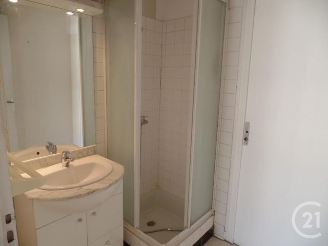 Afficher la photo en grand Appartement F3 à louer - 3 pièces - 56.25 m2 - VILLEURBANNE - 69 - RHONE-ALPES - Century 21 Montchat