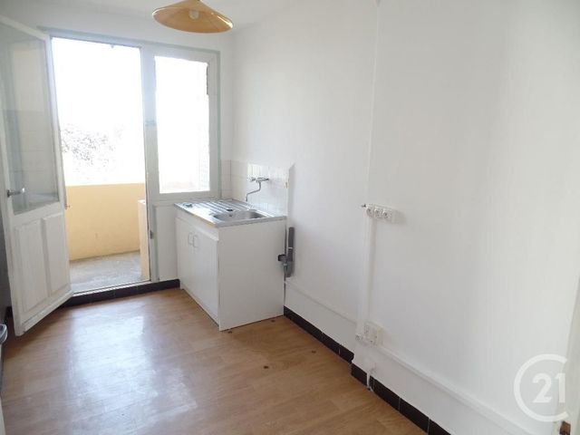 Afficher la photo en grand Appartement F3 à louer - 3 pièces - 56.25 m2 - VILLEURBANNE - 69 - RHONE-ALPES - Century 21 Montchat