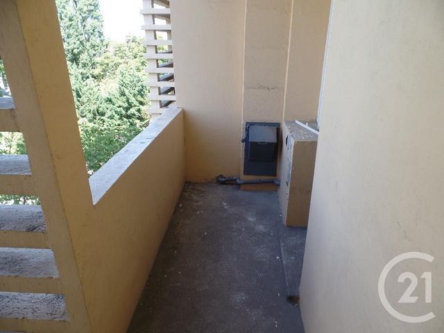 Afficher la photo en grand Appartement F3 à louer - 3 pièces - 56.25 m2 - VILLEURBANNE - 69 - RHONE-ALPES - Century 21 Montchat