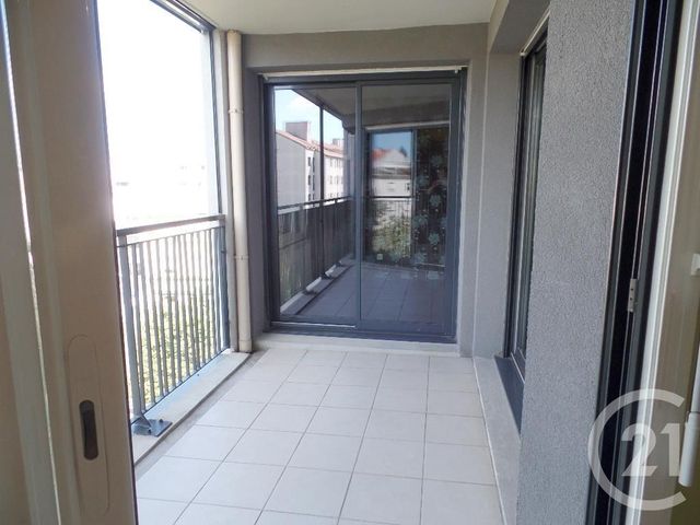 Appartement F4 à louer - 4 pièces - 84.24 m2 - VILLEURBANNE - 69 - RHONE-ALPES - Century 21 Montchat