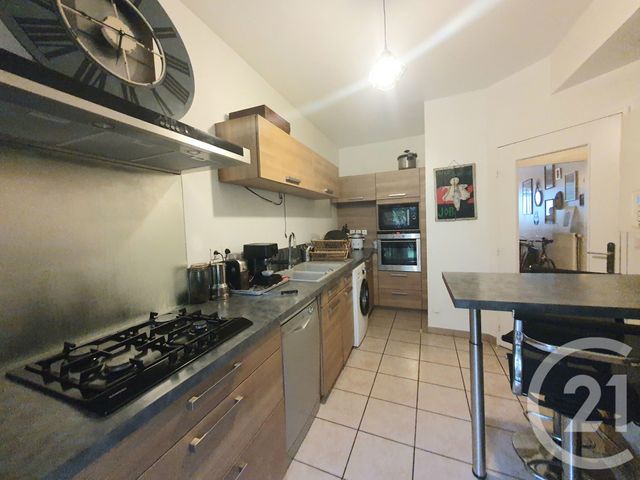 Afficher la photo en grand Appartement T3 à vendre - 3 pièces - 69.3 m2 - VILLEURBANNE - 69 - RHONE-ALPES - Century 21 Montchat