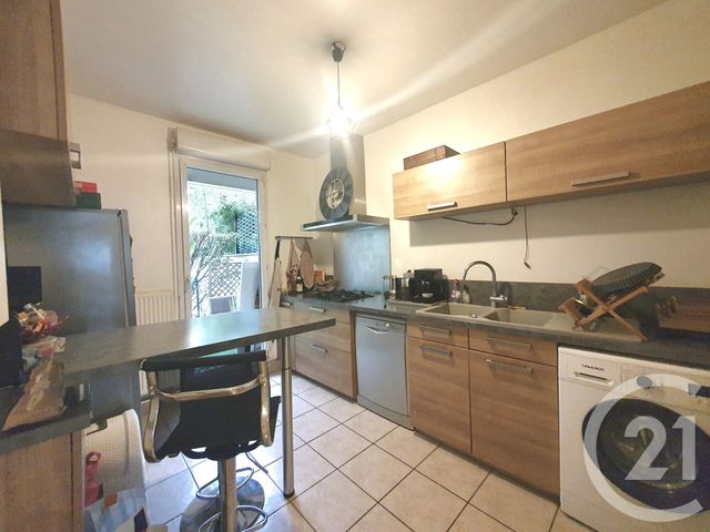 Afficher la photo en grand Appartement T3 à vendre - 3 pièces - 69.3 m2 - VILLEURBANNE - 69 - RHONE-ALPES - Century 21 Montchat